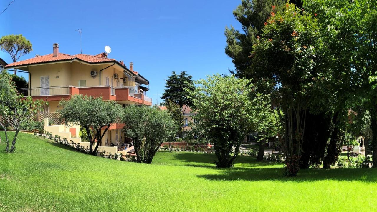 Residenza Verdemare Misano Adriatico Εξωτερικό φωτογραφία